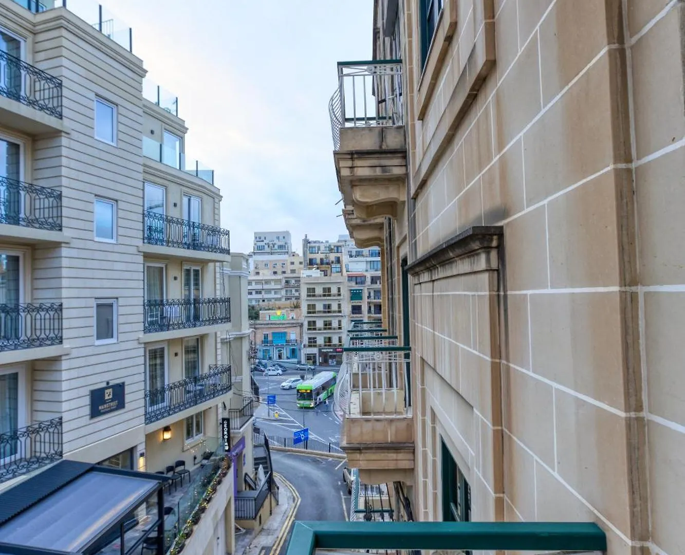 A Lovely 2Br Home Just Off Spinola Bay By 360 Estates Saint Julian's Apartment